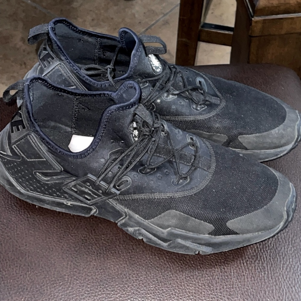 Nike Black Athletic Shoes